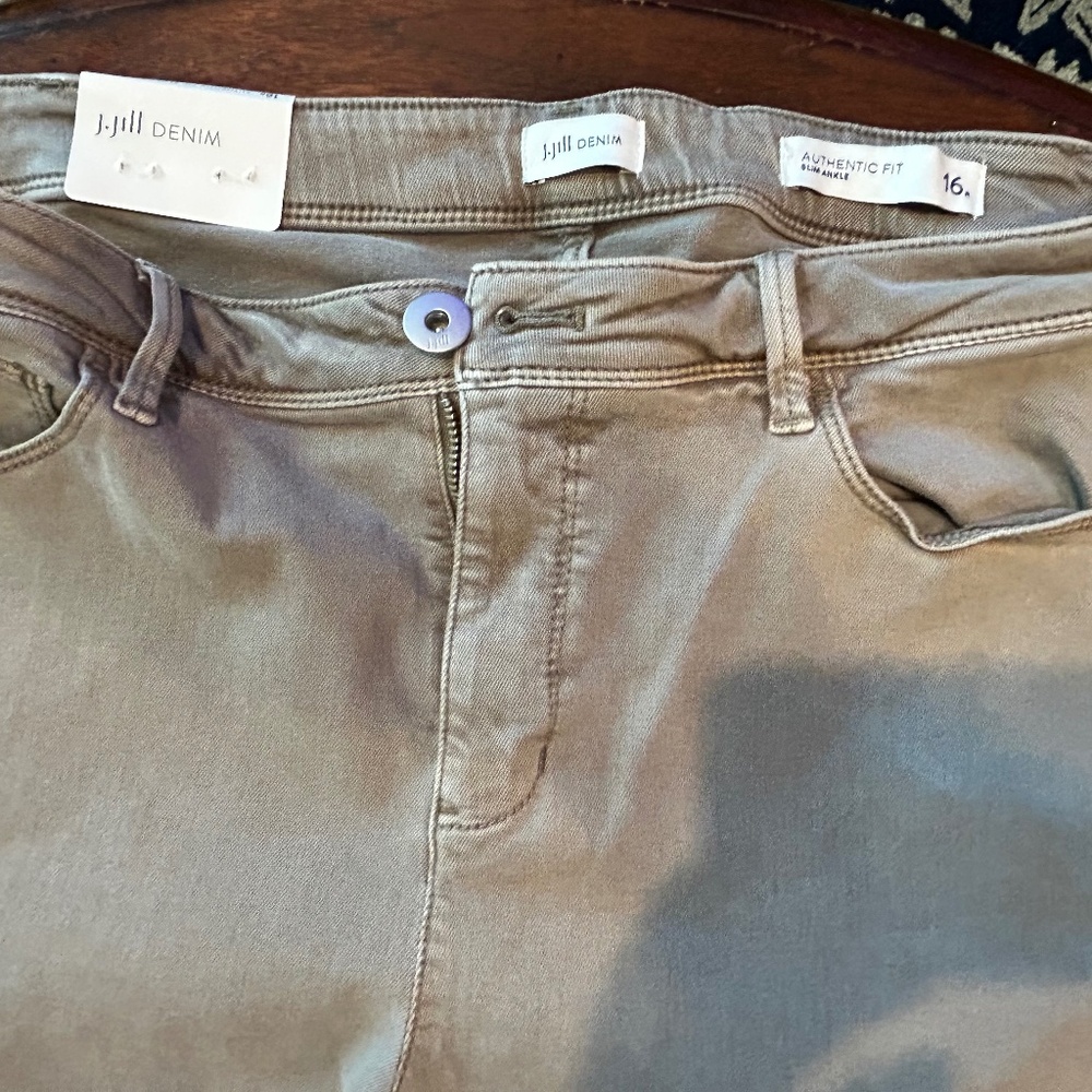 NEW Sage Colored J.JILL Slim Ankle Jeans NWT Size 16 - Picture 2 of 3